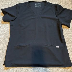 FIGS XL Black Top